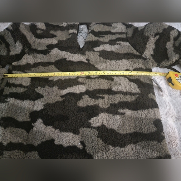 Fleece tops - Picture 5 of 5